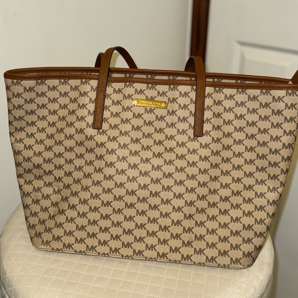 Michael Kors Tote